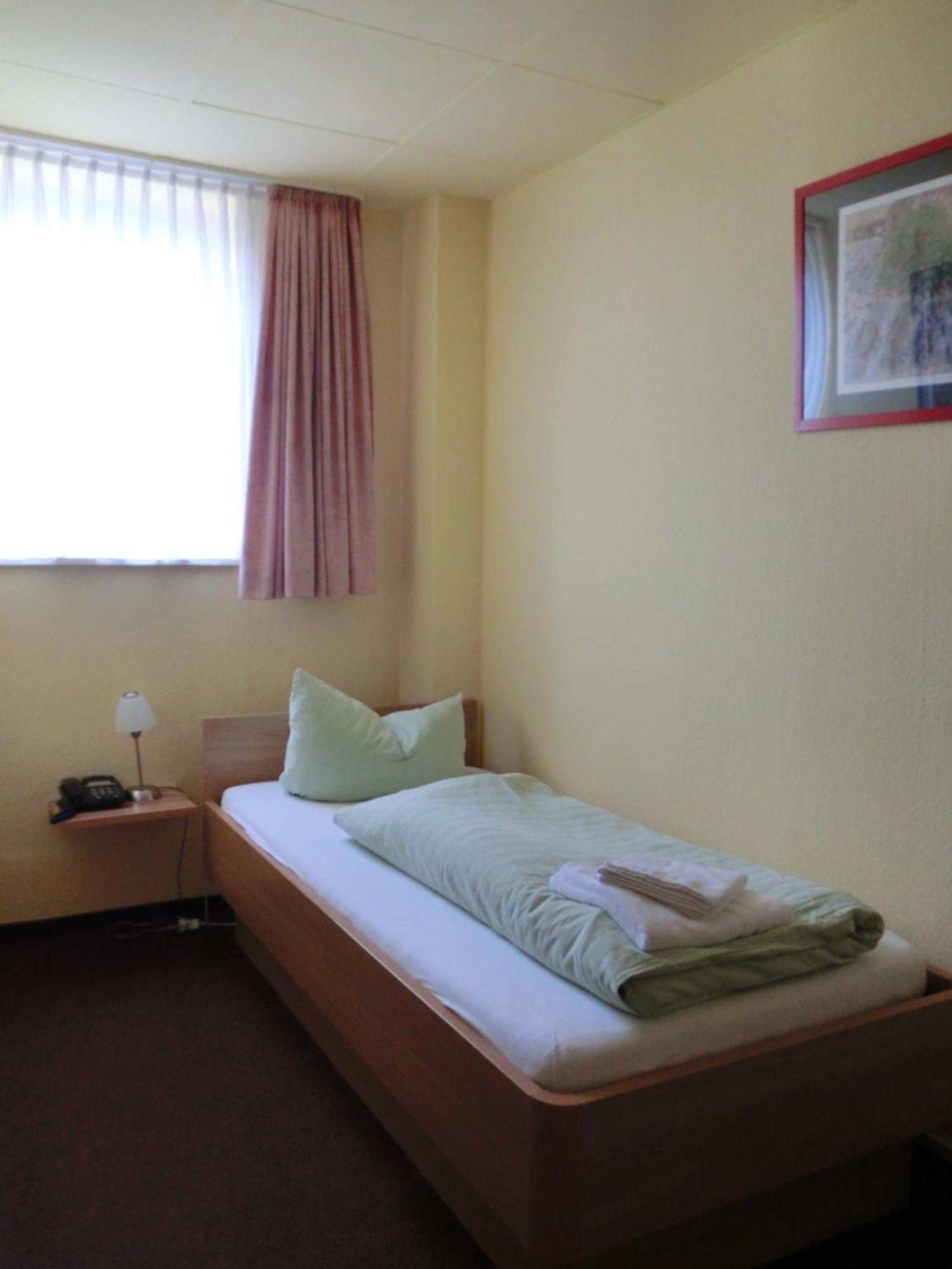 Hotel Am Kleinbahnhof Emden Exteriér fotografie